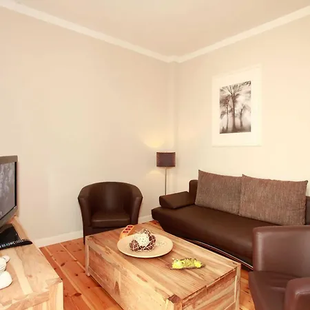 Warnemuende In Der Stadtvilla L Apartment