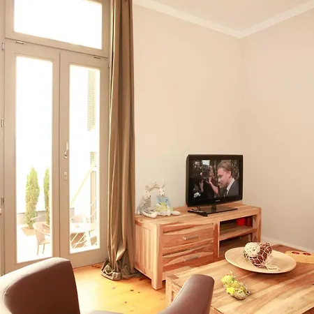 Warnemünde In Der Stadtvilla L Apartment