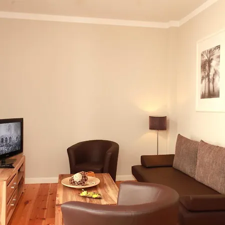 Warnemuende In Der Stadtvilla L Apartment *