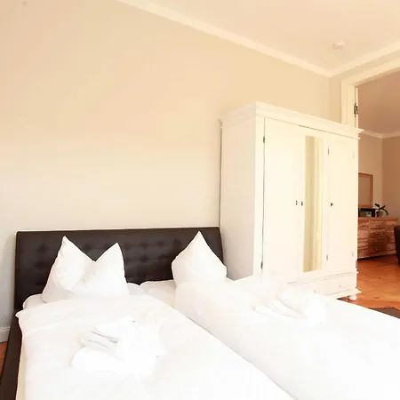 Warnemuende In Der Stadtvilla L Apartment